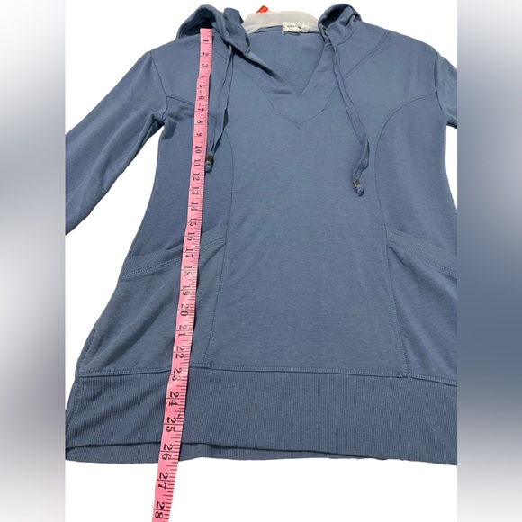 Cable & Cauge Blue Hooded Pullover Pockets Size Small Soft Material - Picture 7 of 8